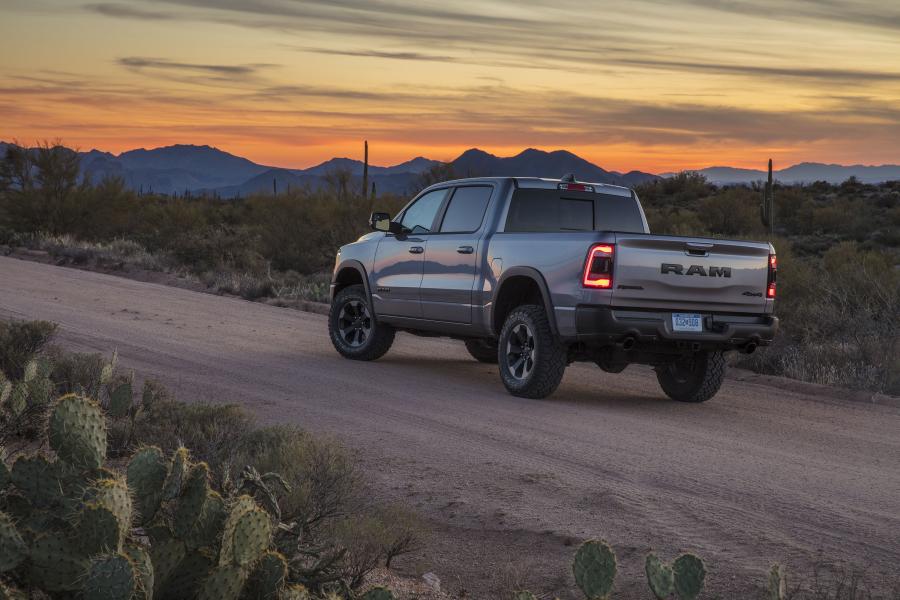  Dodge Ram 1500 Rebel Crew Cab (DT) 2018 года  (фото 32 из 48)